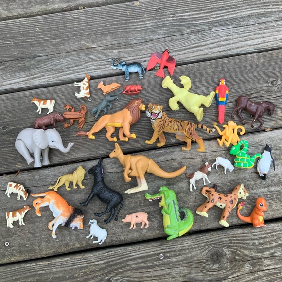 Assorted Zoo, Farm & Safari Animals Figurines Plastic Kids Children’s Toys LOT - Picture 1 of 5
